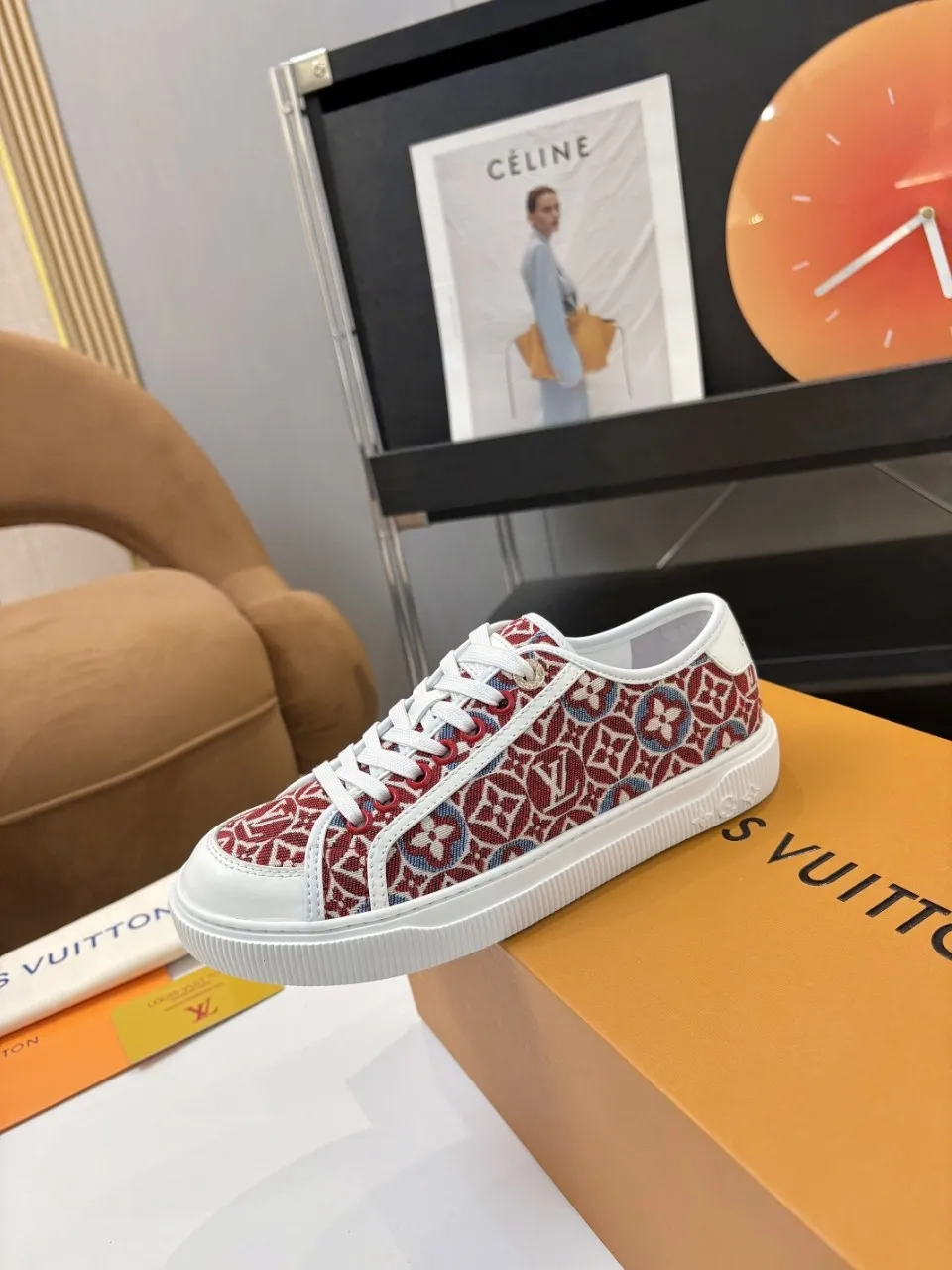p580🐮🐮 LV couple skate shoes｜Classic jacquard, the ultimate code for a sweet outing! 👫** This pair of shoes is Louis Vuitton's love letter to fashionistas💌 - **classic presbyopic skate shoes**, the perfect choice for couples to go out on the street!  🔸 **Luxury details are a must-have**: Jacquard fabric  🔸 **So comfortable that you don’t want to take it off**: The sheepskin lining is skin-friendly and breathable, warm in autumn and winter without stuffing your feet, refreshing in spring and summer without being sticky, and you can wear it with a high-end feel in all seasons!  🔸 **Steady sense of security**: Non-slip rubber outsole, perfect grip, accompanying you through romantic streets.  **💑 Couple outfit inspiration**: ▪️ For boys, pair with leggings + baseball cap for a trendy street look!  ▪️ Girls can wear short skirts or shark pants, and the sweet and cool style is easy to choose~ **#Louis Vuitton #couple shoes #presbyopia classic** **👉 Click to collect and become the most fashionable CP in the circle of friends with him! ** Fabric: Imported cowhide/classic jacquard fabric Lining: Sheepskin lining Sole: Original rubber sole Size: Women’s size 35-42 (40/41/42 customized) Men’s size 39-45 (39.45 customized)